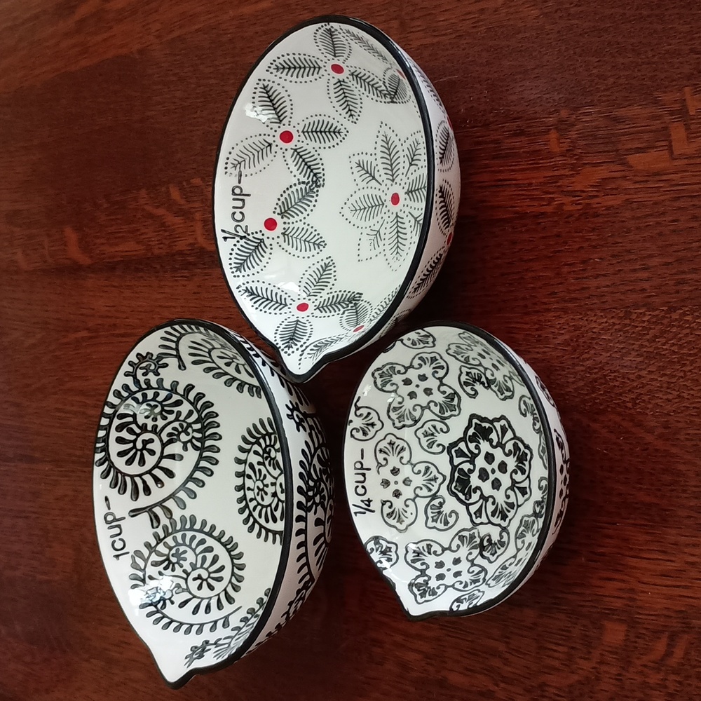 Signature Housewares Stoneware Nesting Measuring Cup Set b550